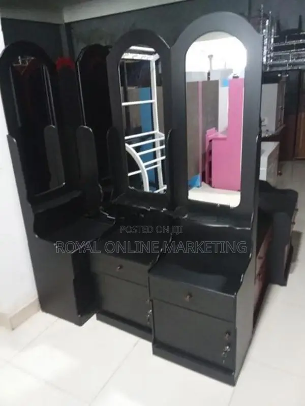 White / Black Dressing Table (D-17)
