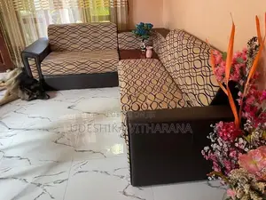 Singer Sofa