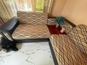 Singer Sofa