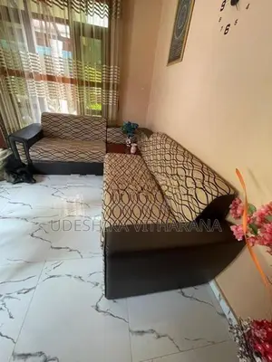 Singer Sofa