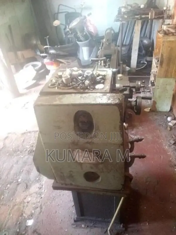 ලියවන පට්ටලය ( Lathe machine )