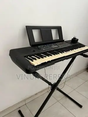 Yamaha PSR E253 Keyboard With The Stand