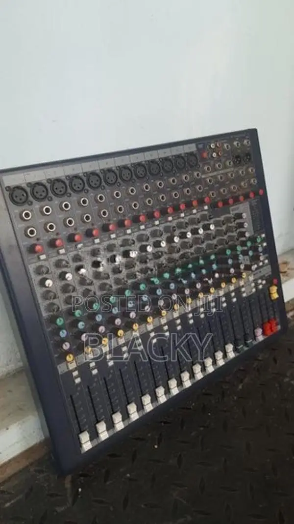 Soundcraft EFX12