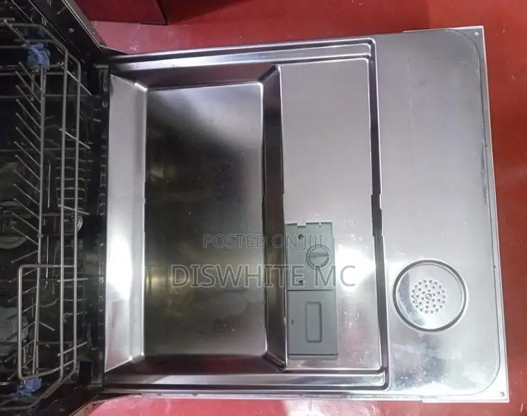LG Metallic Sliver Colour Dishwasher
