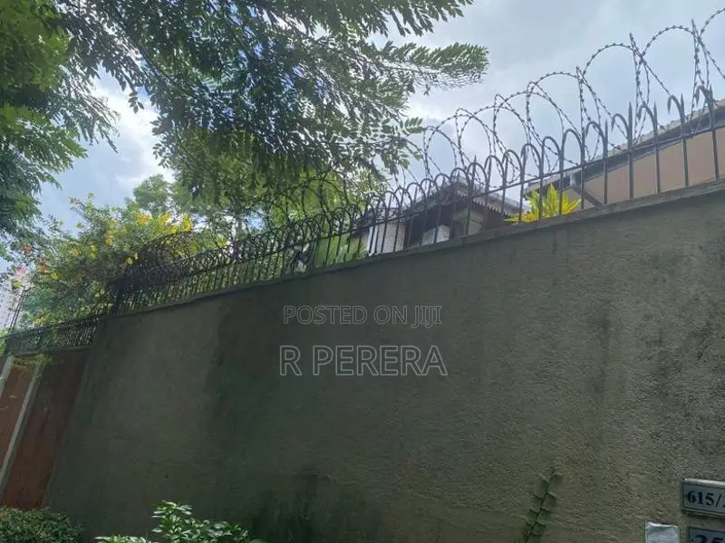 මායිම් තාප්ප යකඩ ආරක්ෂක ග්‍රිල් - Boundary Wall Iron Security Grill