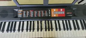 Yamaha PSR F51 Keyboard