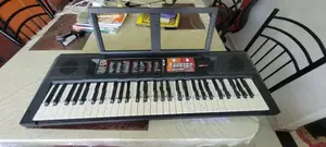 Yamaha PSR F51 Keyboard