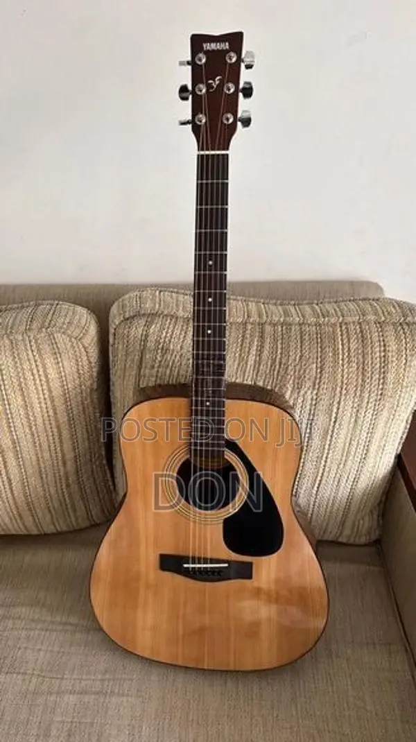 Yamaha F310 Acoustic Guitar