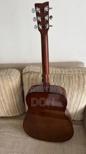 Yamaha F310 Acoustic Guitar