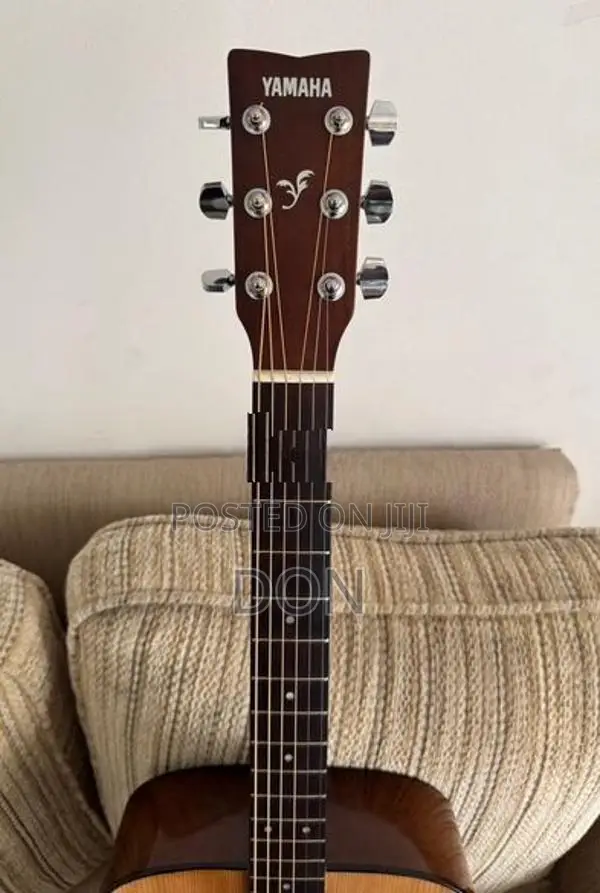 Yamaha F310 Acoustic Guitar