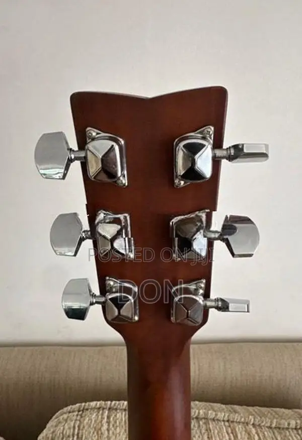 Yamaha F310 Acoustic Guitar