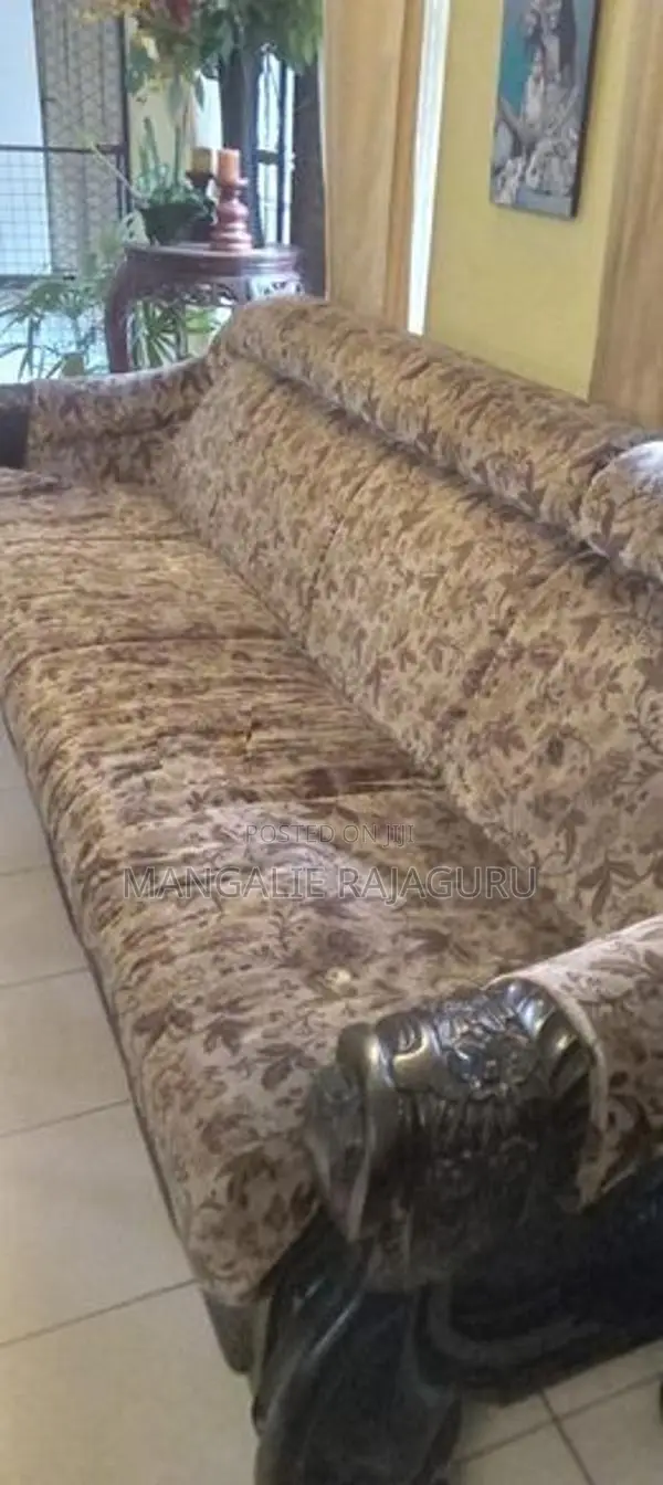 don_corolis Mahogani 6 Pieces Sofa Set .