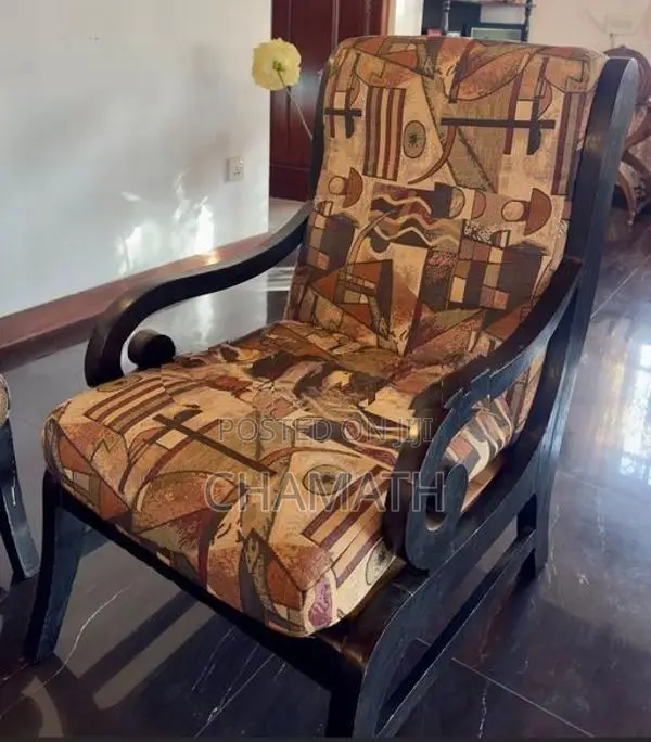 Elegant Six Seater Sofa Set With Coffee Table