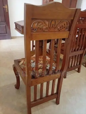 තෙක්ක දැවයෙන් නිමවු මේස පුටු කට්ටලය