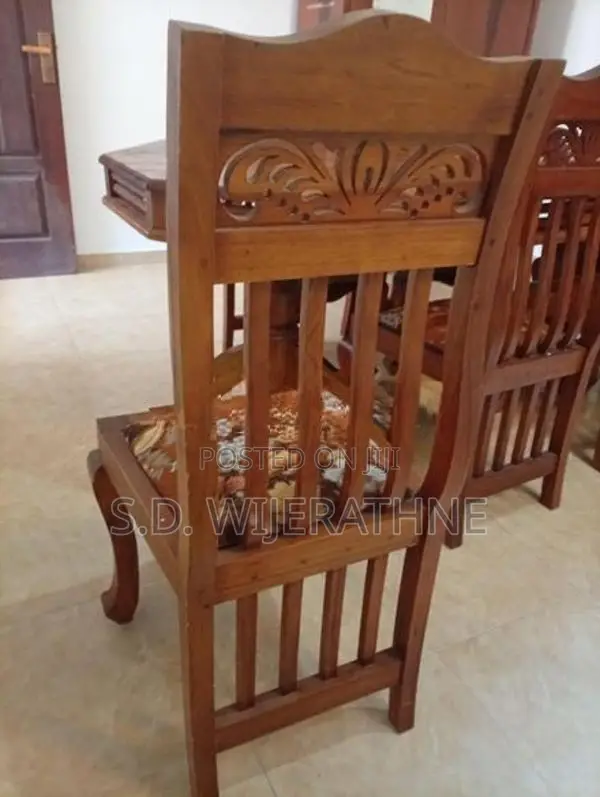 තෙක්ක දැවයෙන් නිමවු මේස පුටු කට්ටලය
