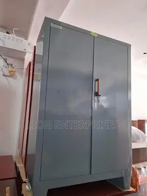 Steel half cupboards 4×2.5ft