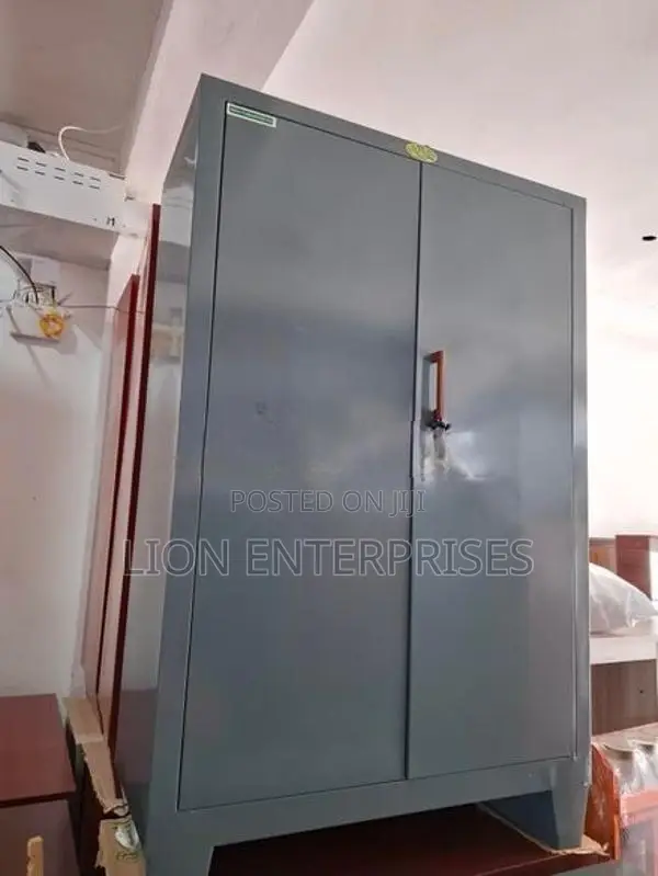 Steel half cupboards 4×2.5ft