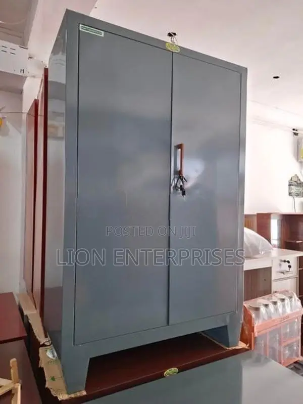 Steel half cupboards 4×2.5ft