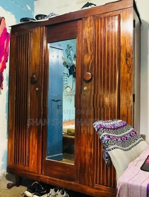 තේක්ක දොර තුන අල්මාරිය
