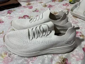 Skechers Memory Foam Shoes - Brand New (UK 8)