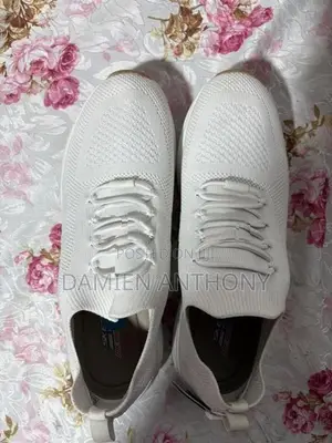 Skechers Memory Foam Shoes - Brand New (UK 8)