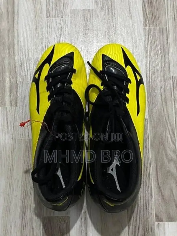 Mizuno Football Boots