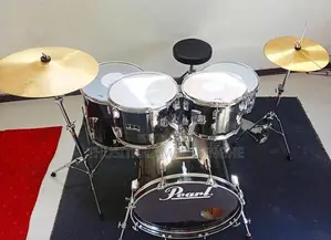 Pearl Forum Series Drum Kit