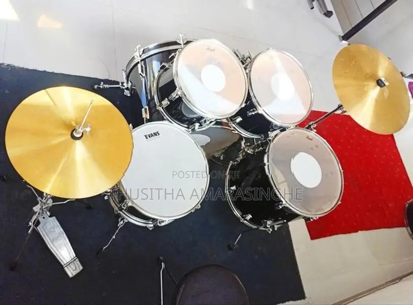 Pearl Forum Series Drum Kit