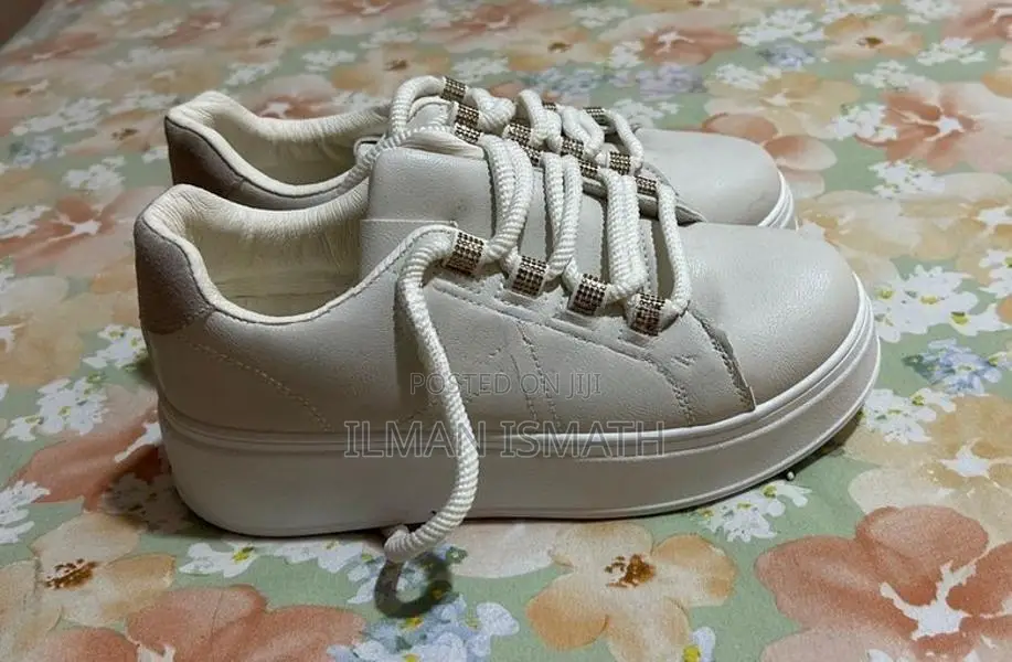 Naban Sneakers