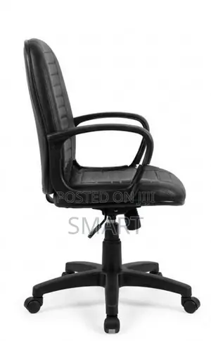 PIYESTRA EX Low Back Economy Rexine Gas Lift Chair -ECL001R