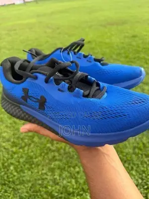 (Under Armour) UA Charged Rogue 4