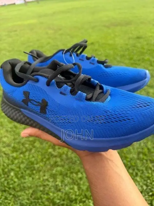 (Under Armour) UA Charged Rogue 4