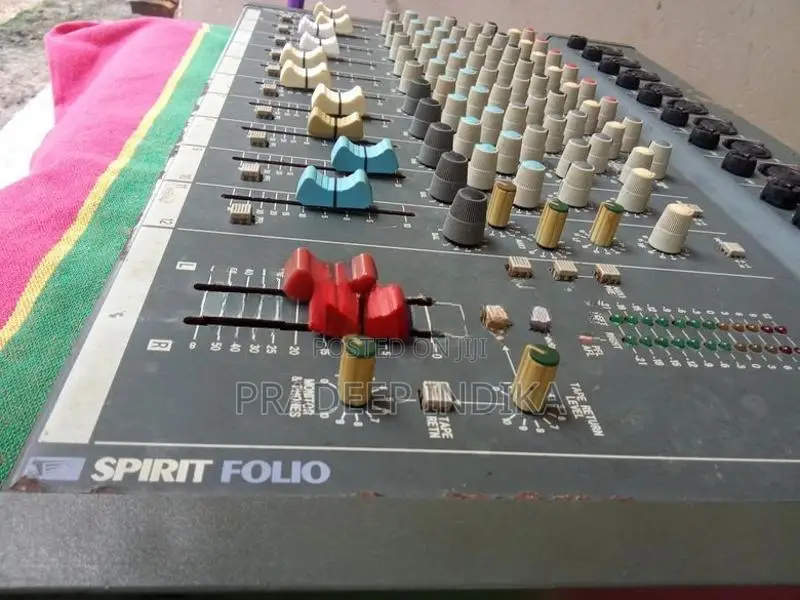 Soundcraft Spirit Folio 12/2 Mixer