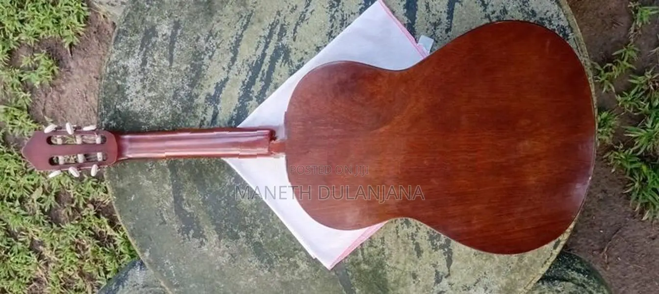Yamaha C40 Guitar