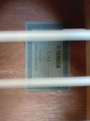 Yamaha C40 Guitar