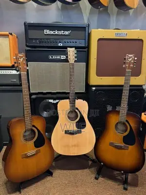 Yamaha F310 Acoustic Dreadnought Guitar