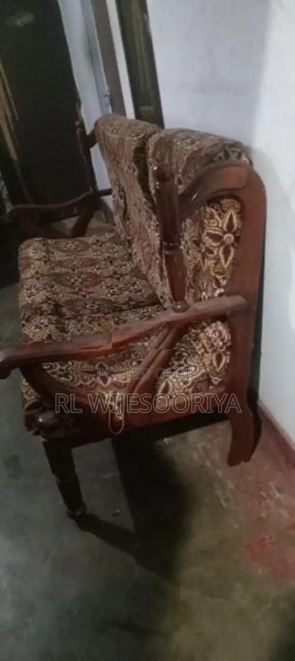 Thekka Old Sofa Set