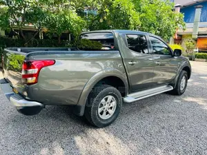 Mitsubishi L200 2017 Pickup (Used)