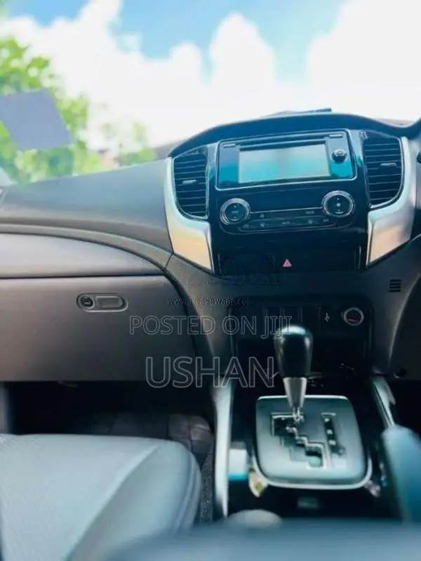 Mitsubishi L200 2017 Pickup (Used)