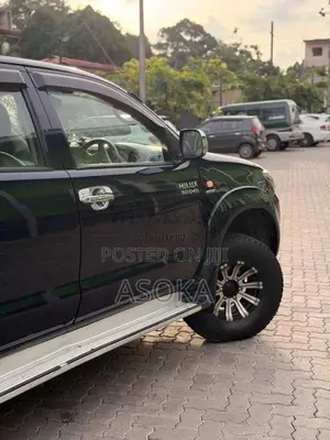 Toyota Hilux Vigo 2013 Pickup (Used)