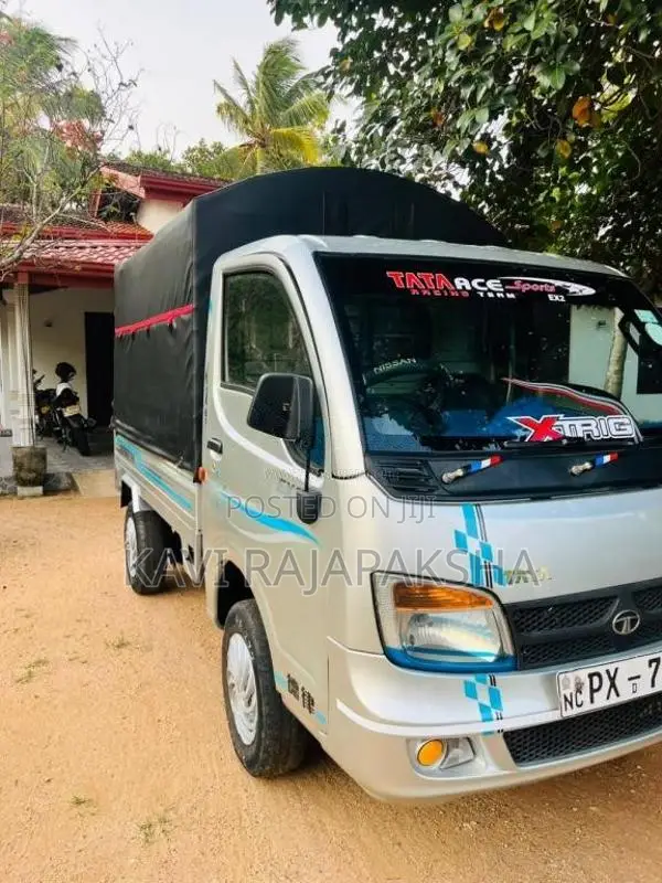 Tata Dimo Batta 2014 Lorry (Used)