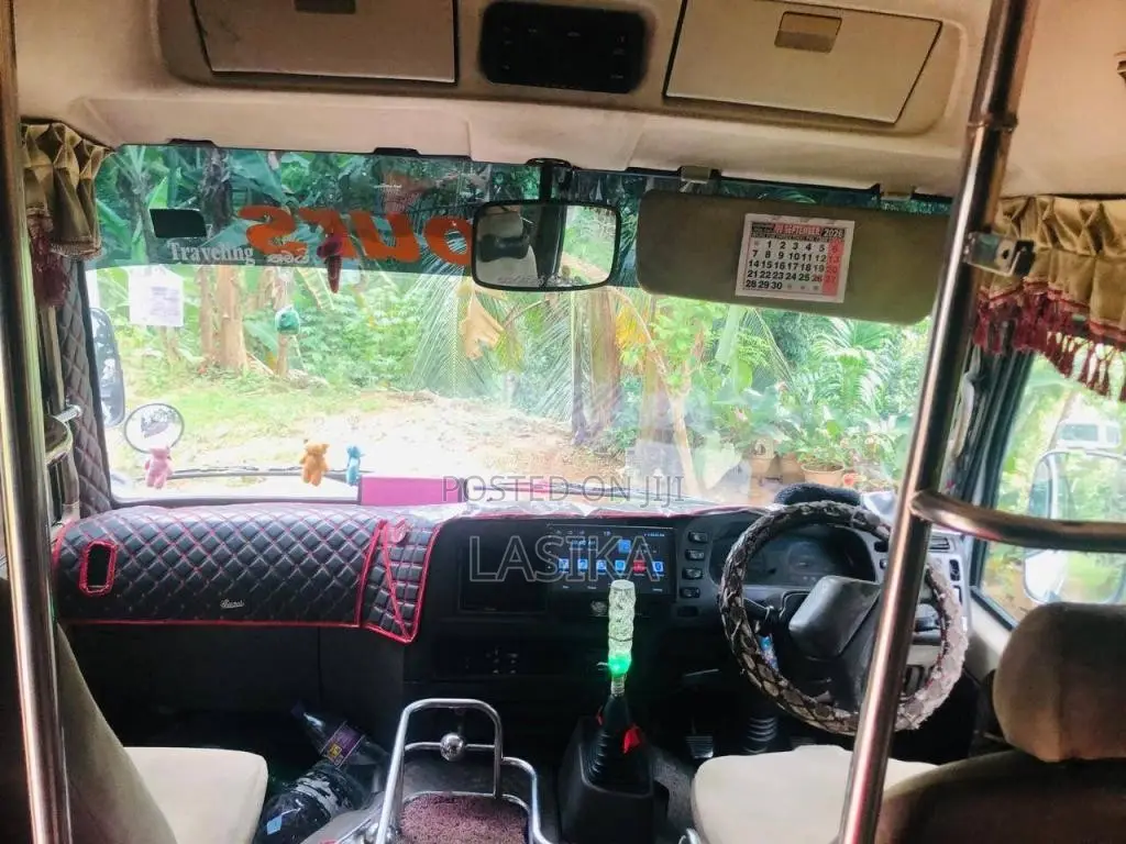 Mitsubishi Rosa 2001 Bus (Used)