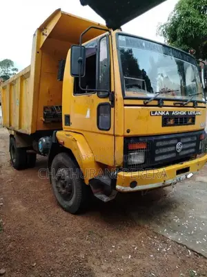Ashok-Leyland Tipper 2018 Lorry (Used)