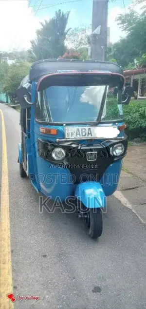 Bajaj 4 Stroke 2015 Three Wheel (Used)
