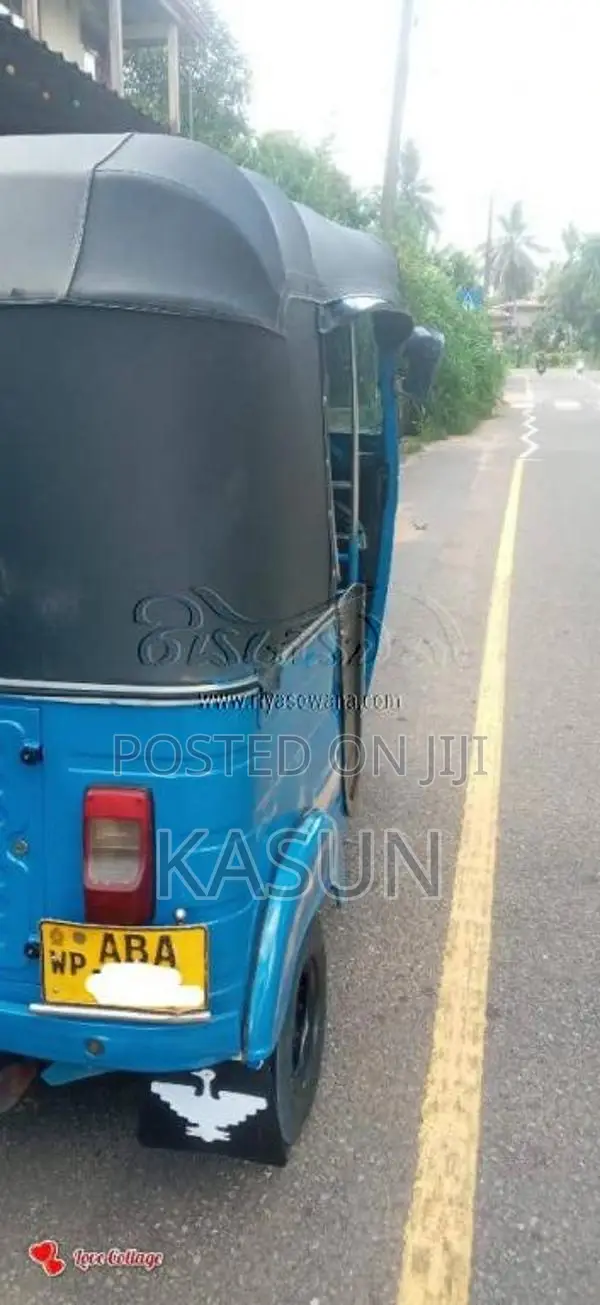Bajaj 4 Stroke 2015 Three Wheel (Used)