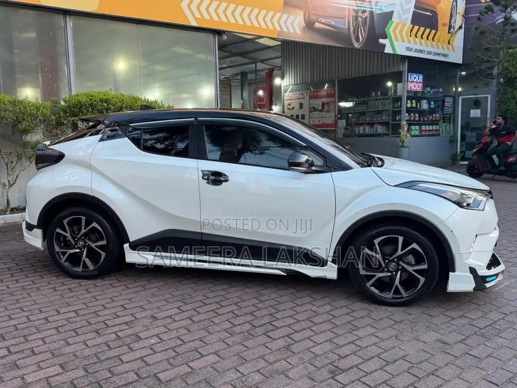 Toyota CHR 2018 SUV (Used)
