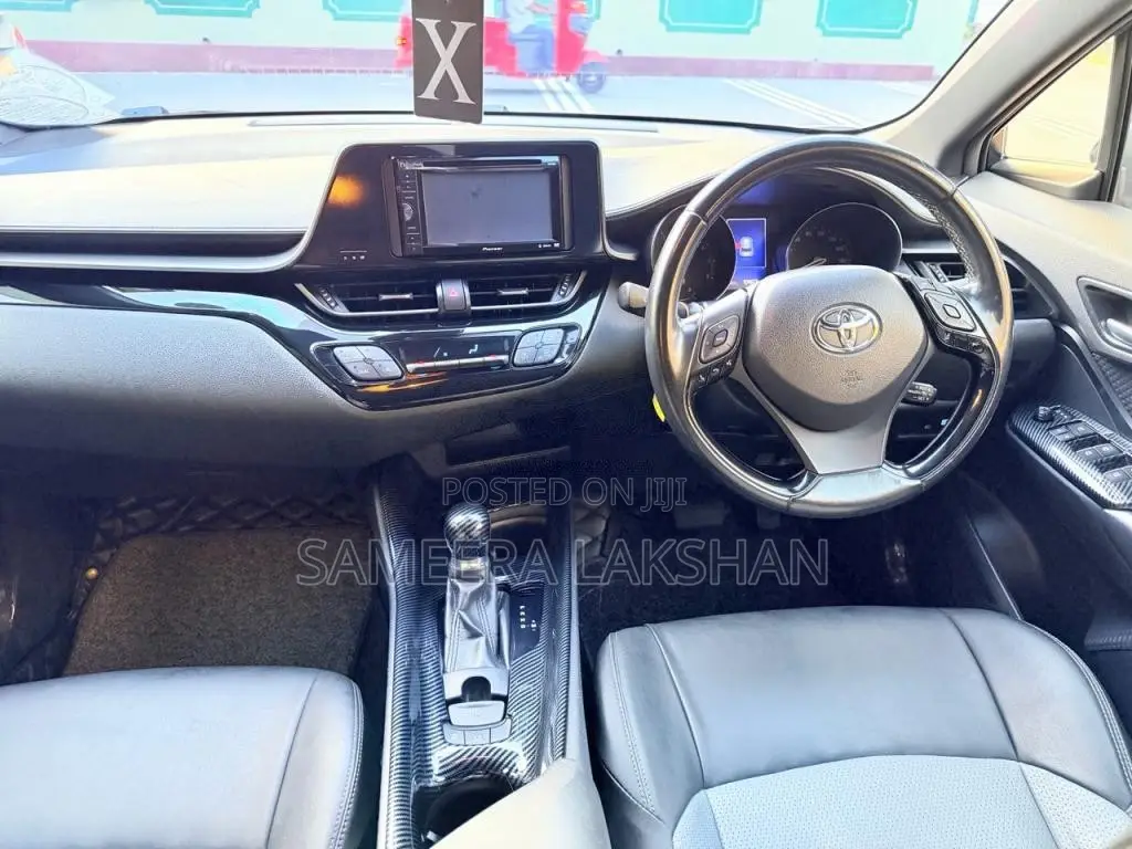 Toyota CHR 2018 SUV (Used)