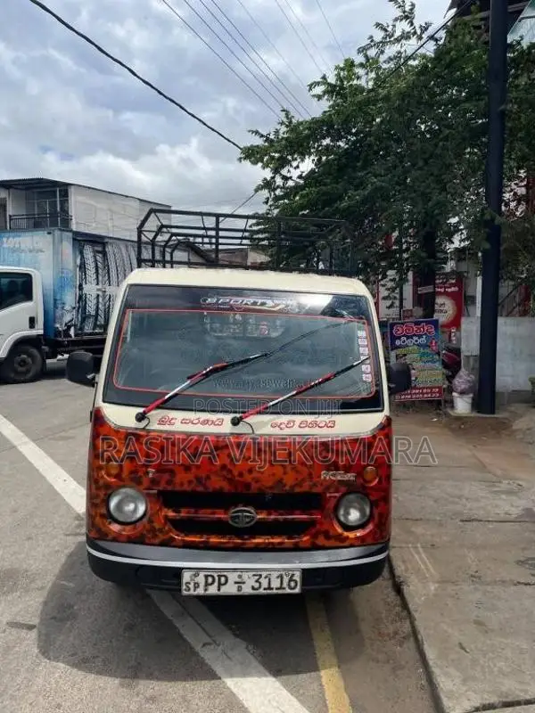 Tata Dimo Batta 2011 Lorry (Used)
