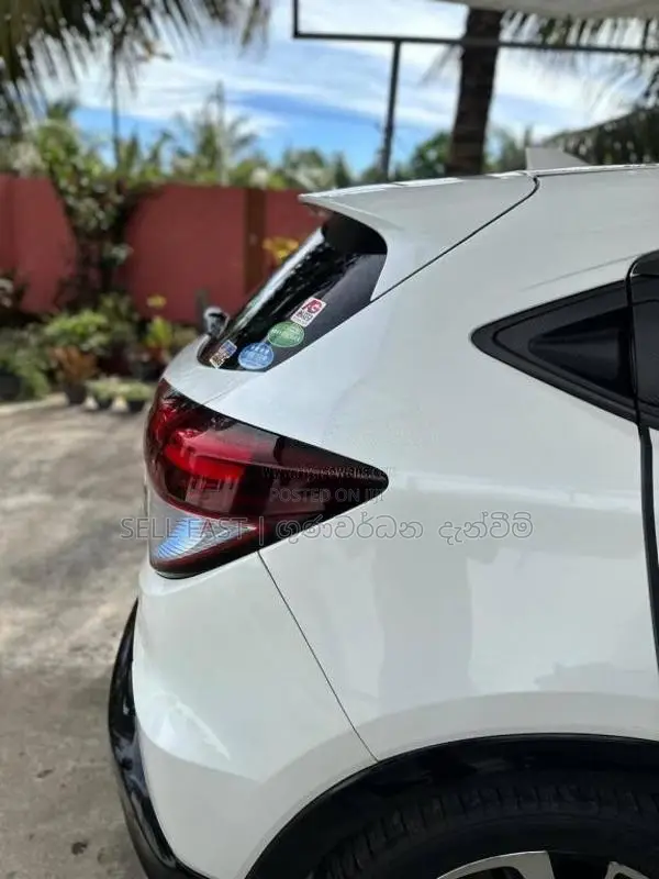 Honda Vezel Rs Sensing 2017 SUV (Used)
