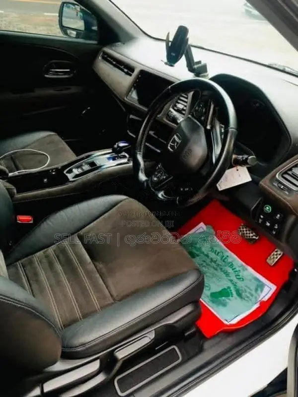 Honda Vezel Rs Sensing 2017 SUV (Used)